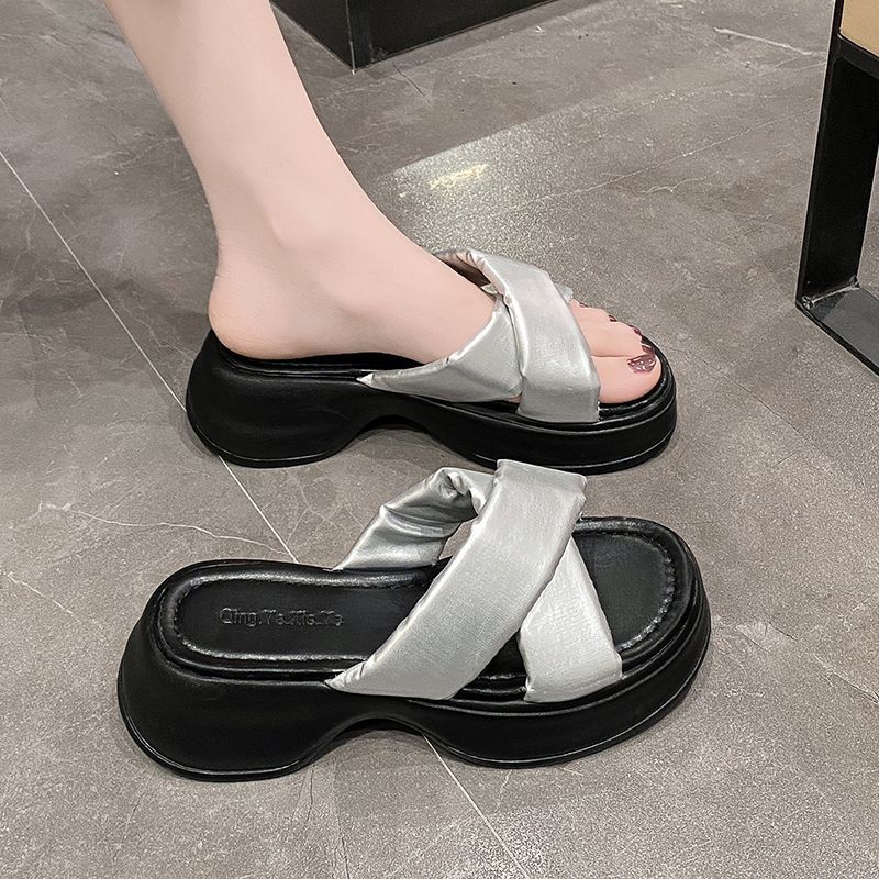 thick-soled cross-over with cool slippers to wear outside 2025 summer new solid color fashion beach silver versatile muffin sandals