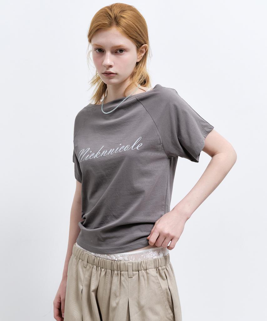 Nigaennikol Raglan Lettering Top_Charcoal