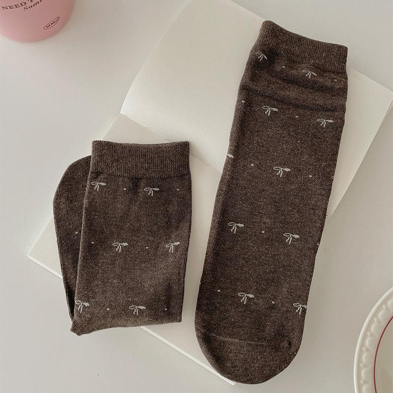 

Autumn New Products: Baby S Breath Bows, Simple Preppy Style, Retro Flowers, Korean Piles Of Socks, Mid-Tube Socks, Cotton Socks темно-коричневого кольору