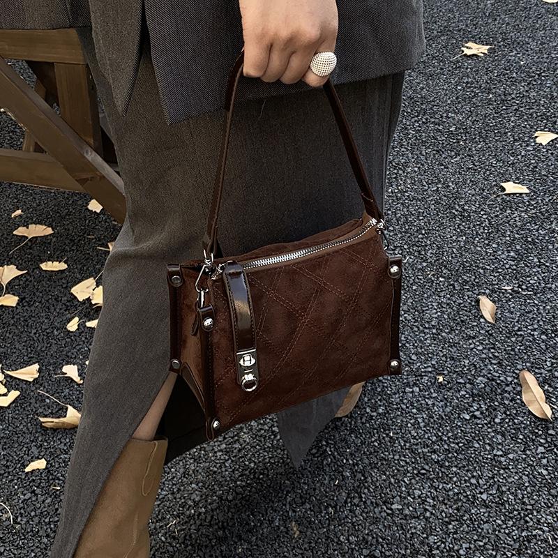 Rhombus retro design 2025 new texture casual large-capacity handbag suede premium oblique span bag