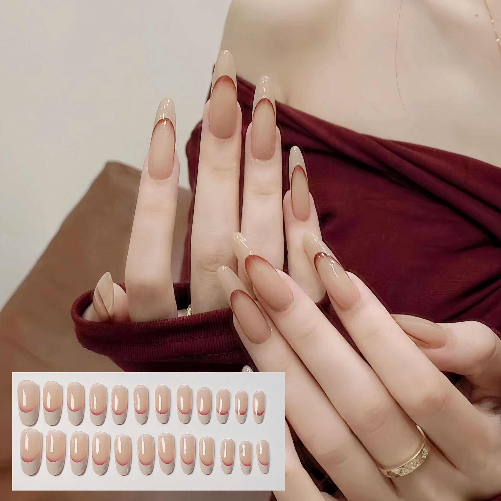 

Chinese Style Red Star Wearable Manicure: Removable Whitening Nail Tips