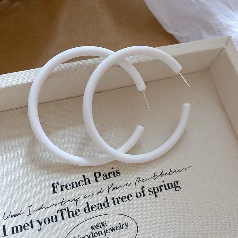 Silver needle round acrylic C-shaped stud earrings personalized fashion exaggerated earrings design sense niche earrings