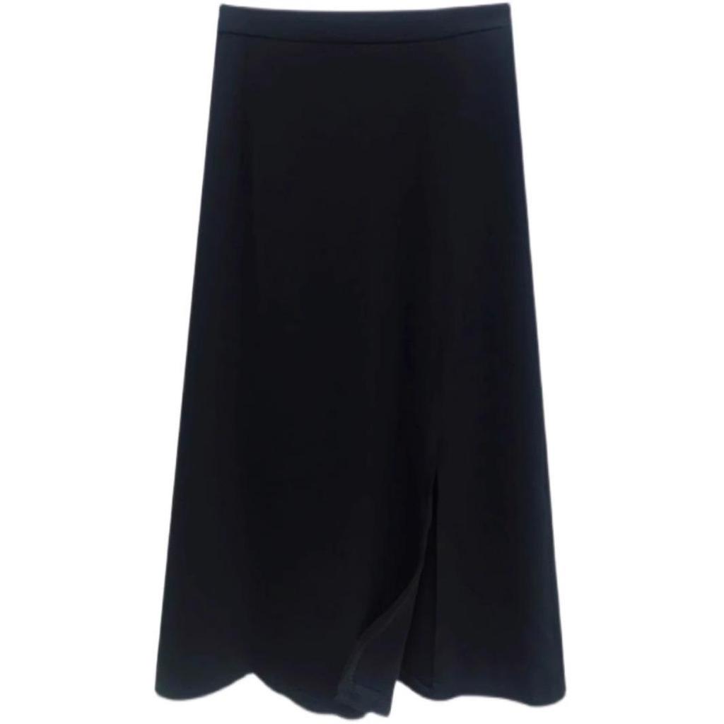 Damen High-End Schwarzer Midi-Rock: Drapierendes, schlankmachendes Bleistift-Design mit hohem Bund und Schlitz für Herbst/Winter 2025.