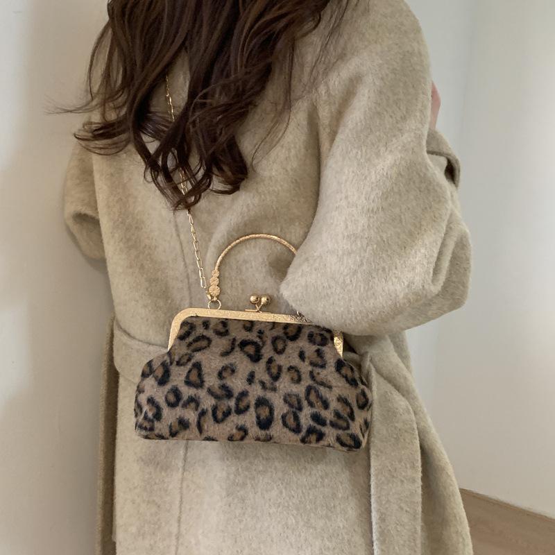 New Comfortable and Simple Crossbody Bags for Women Fashi Handle Bag with Chain Leopard Print Versatile Texture Shell Bag
