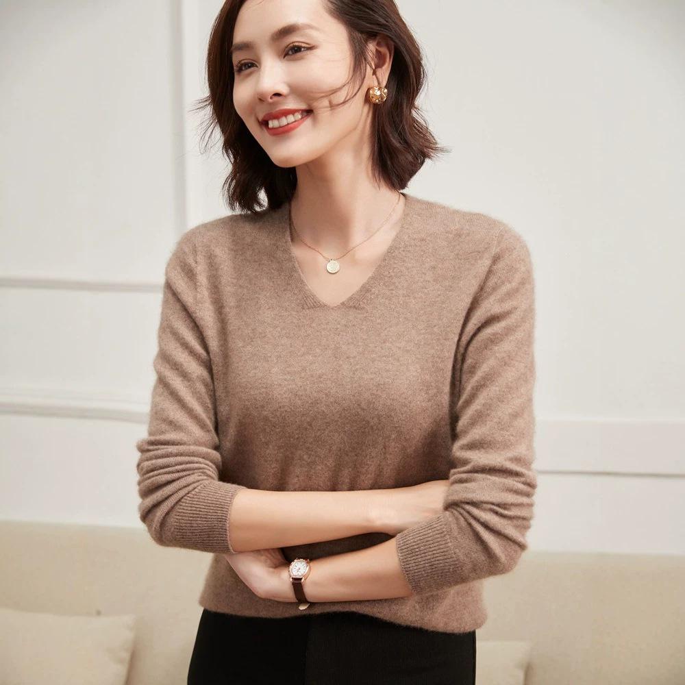 Women's Solid Color Cashmere V-Neck Pullover Sweater - Versatile, Seamless Knit Base Layer
