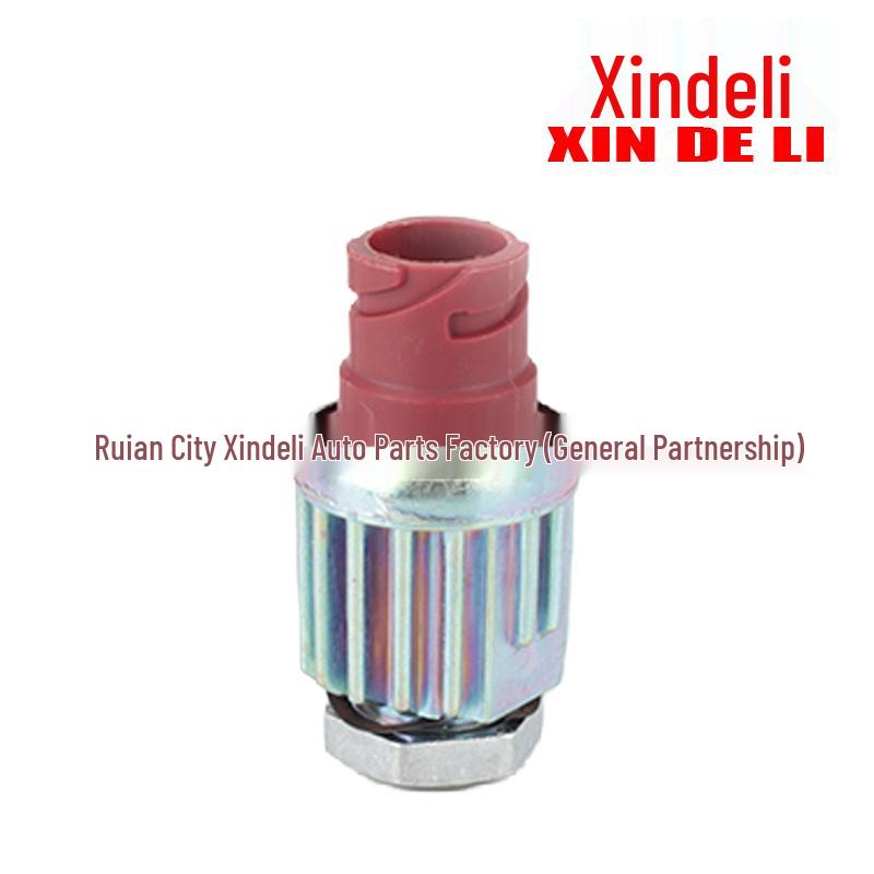 

Compatible with Shaanxi Delong F2000/F3000 and Ouka MAN vehicles: 4P/M22*1.0 Brake Light Switch.