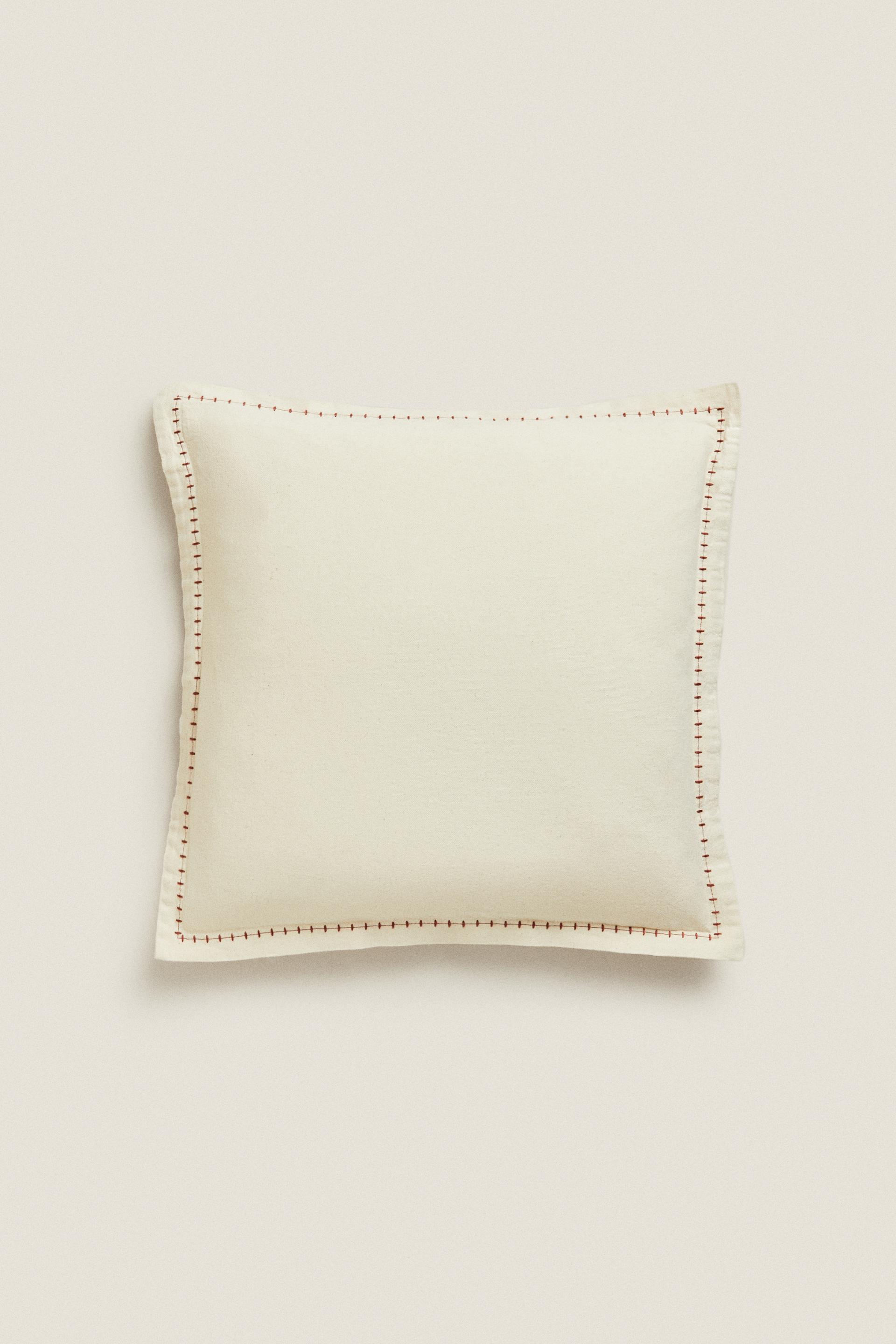 

ЧЕХОЛ НА ПОДУШКУ С ВЫШИВКОЙ