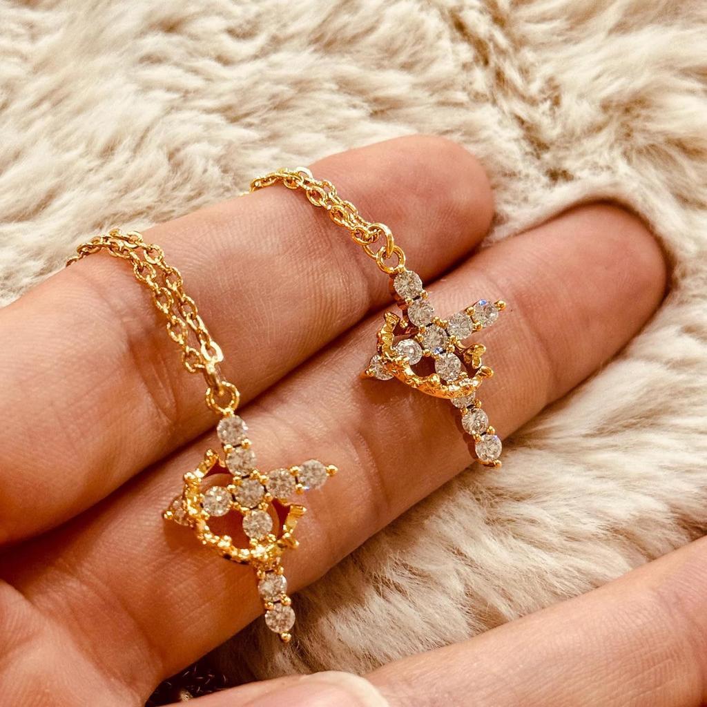 Hot Selling Diamond Inlaid Cross Pendant for Women, Rotatable, Fashionable and Versatile, Light Luxury Crown Necklace, Collarbone Chain