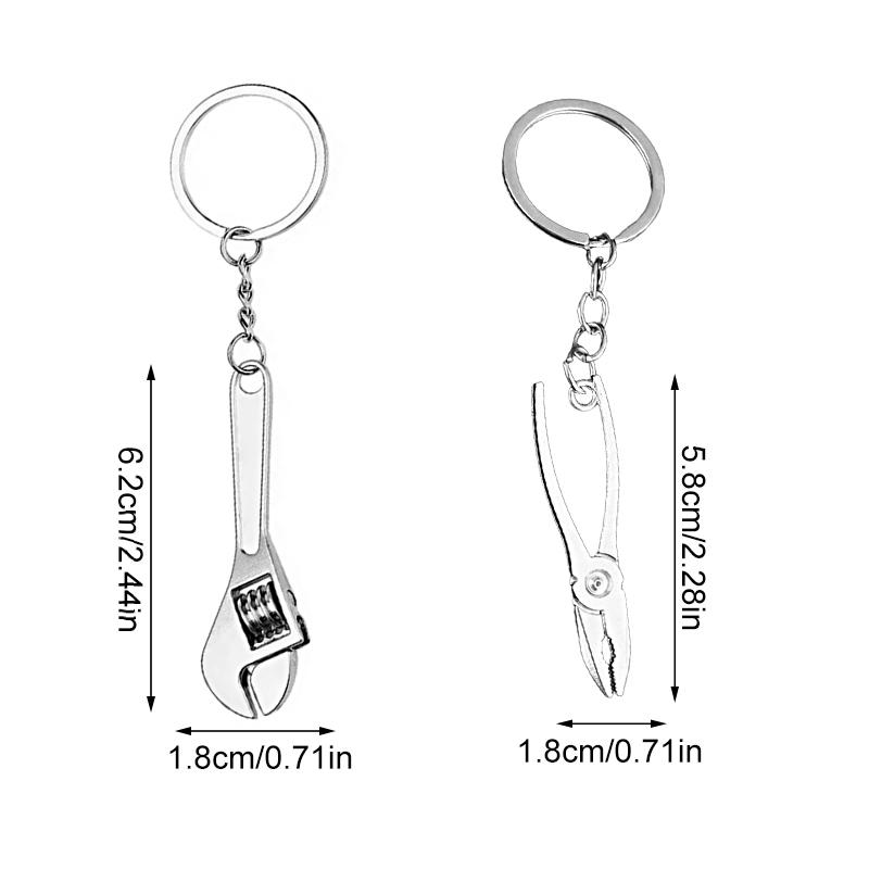 1Pc/5Pcs Key Pendant Key Zinc Alloy Keychain Outdoor Keychain Car Simulation Tool Keychain Backpack Security Fob Design