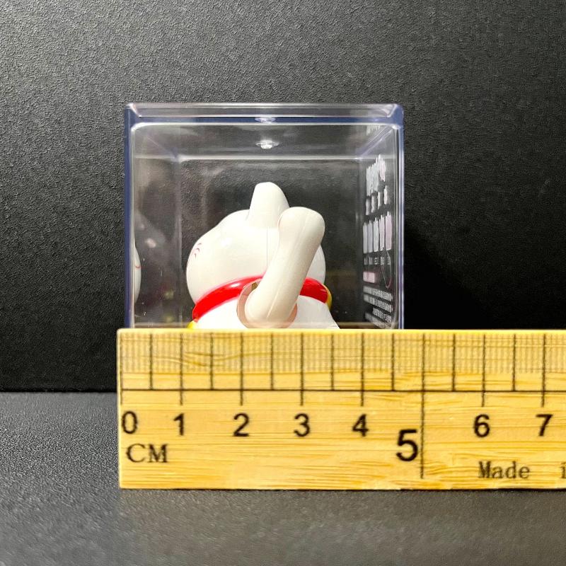 1 Pcs 2 Inch Mini Movable Claw Lucky Cat Ornament Solar Powered Cute Decor for Car Dashboard Living Room Desk Gift