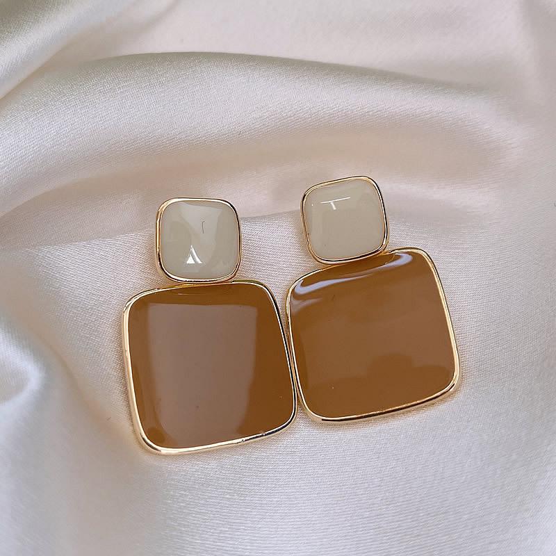 Maillard Coffee Color Round Geometric Earrings Fashionable Retro Simple Versatile Stud Earrings Popular High-end Earrings Women