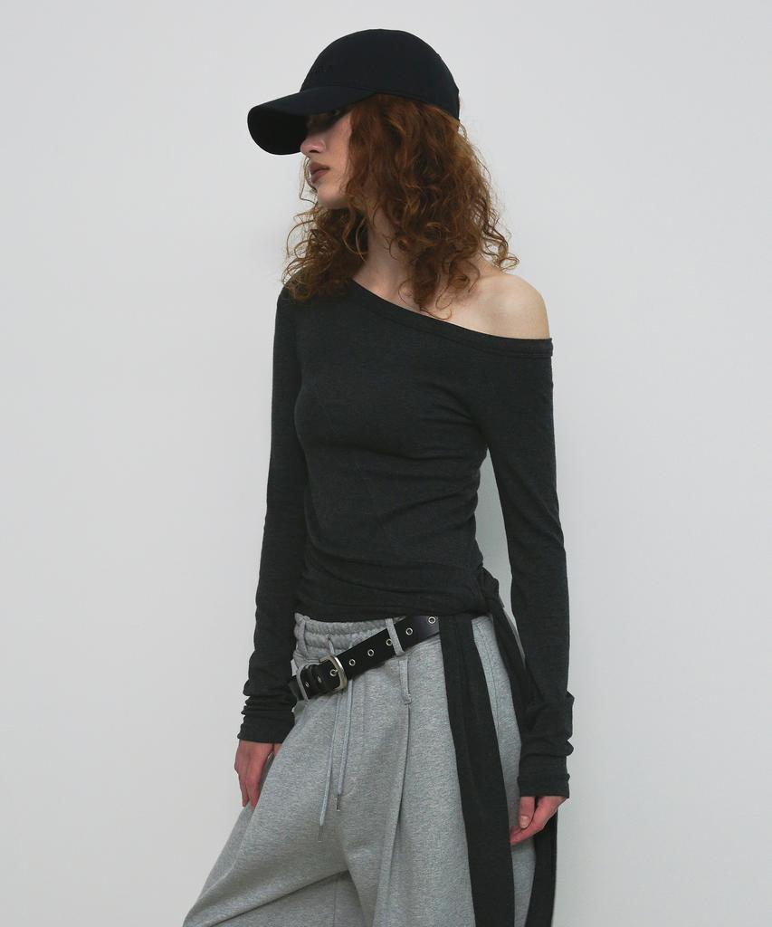 Saendeulig One Shoulder Unbalanced Strap T-Shirt_Charcoal