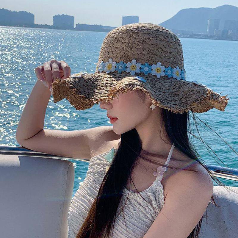 New Summer Lace Beach Hat/Straw Hat For Women Summer Rolled Brim Seaside Hollow Raffia Sun Hat Wide Brim