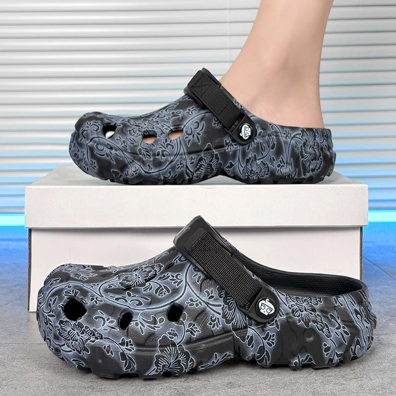 Fashion Men Slippers Printing New Men Clogs Light Soft EVA Men's Hole Shoes Outdoor Sandals Home Garden Slides Male Beach Flats
