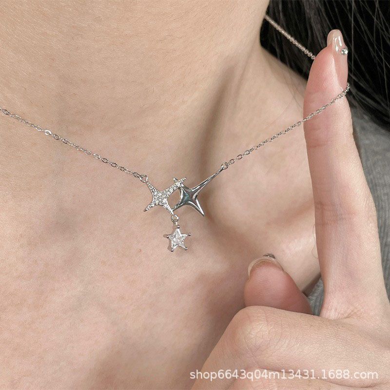"Star Glow" Irregular Quadrangram Splicing Necklace Female Design Sense Light Luxury Clavicle Chain Advanced Simple Clavicle Chain
