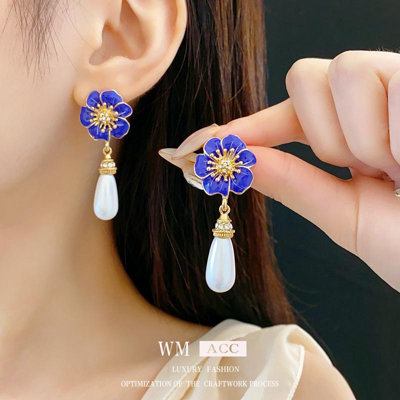 Medieval Vintage Silver Needle Earrings, Temperament Light Luxury Court Style Pearl Earrings Versatile High-end Retro Earrings