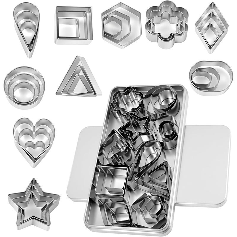 

30Pcs Mini Cookie Cutters Set Stainless Steel Cookie Cutters Shapes with Box Star Triangle Cookie Biscuit Cutter Variety Pack срібний