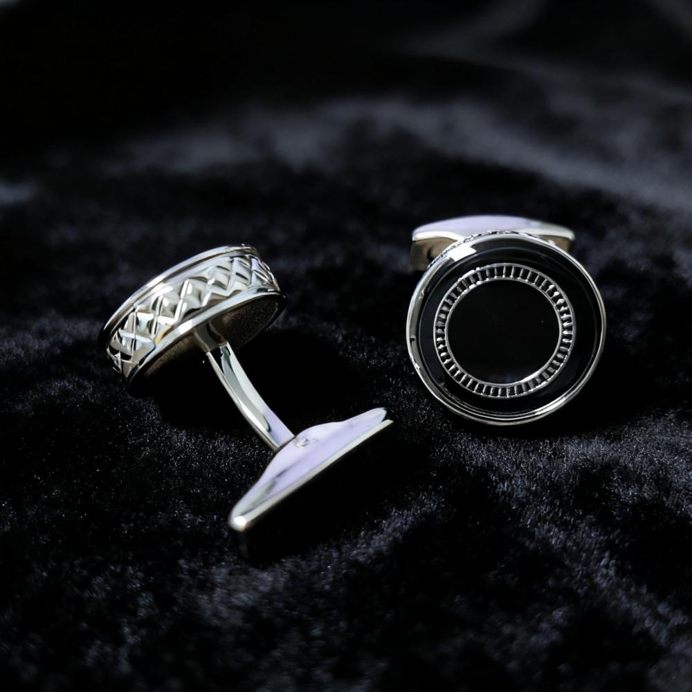 

Мужской набор запонок из сплава, черные глянцевые классические запонки, в комплекте с подарочными коробками. чёрный