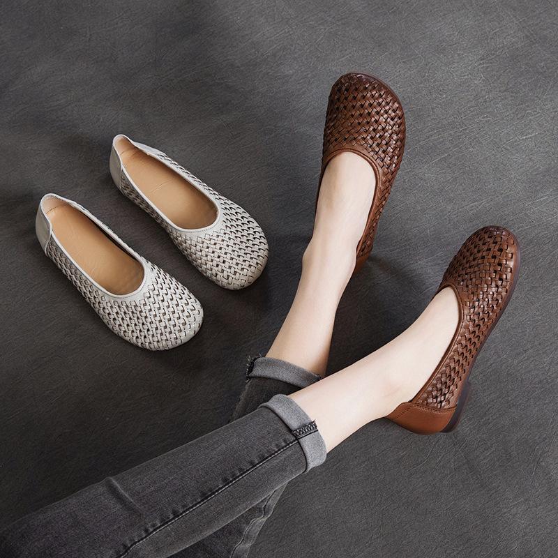 First layer cowhide mother shoes women's 2025 summer new hollow hole shoes leather flat bottom retro woven sandals women