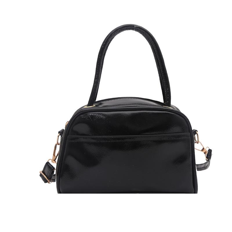 Retro-Texture Bowling Bag: Casual Commute & Niche Design with a Simple, Textured Pillow-Style Shoulder Bag