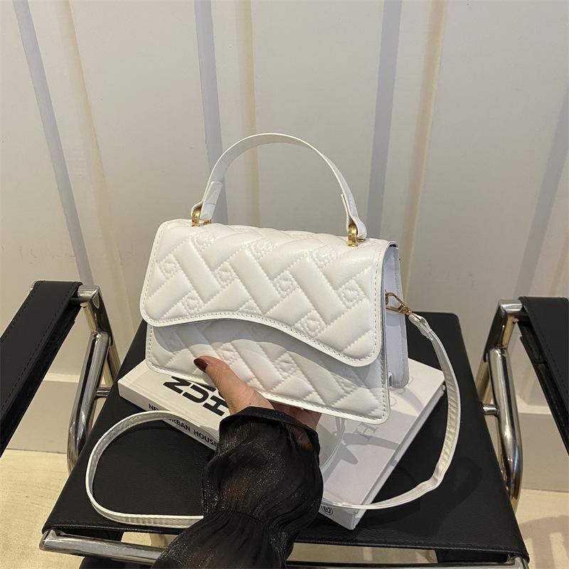 Niche Design High-value Diamond Style Bag Women's 2025 New Trendy Fashion Versatile Woven Pattern Small Square Bag