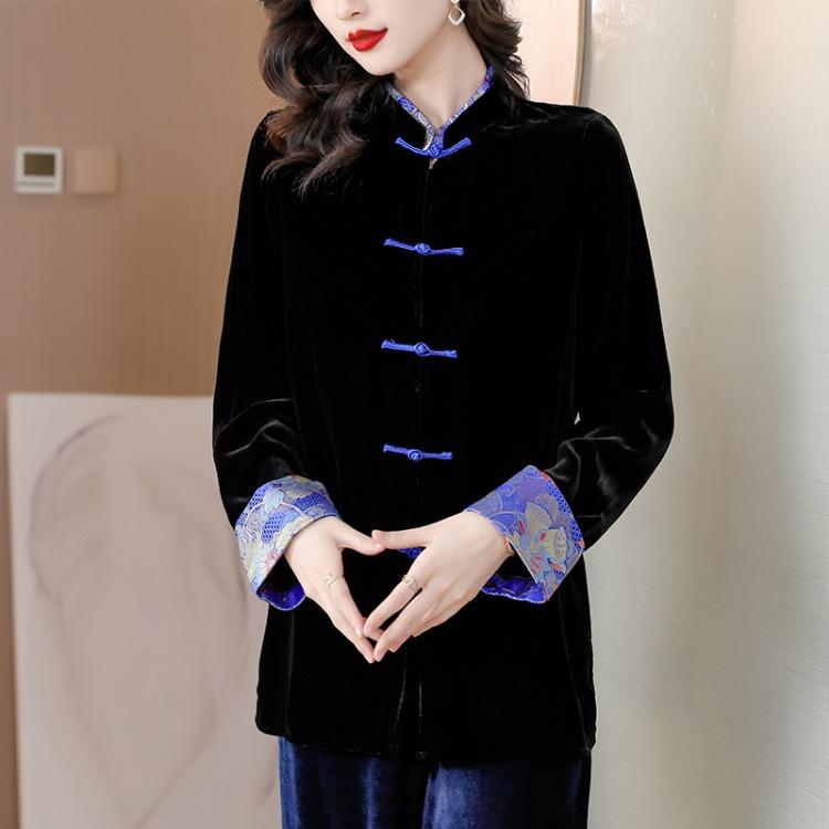 Traditional Chinese Style Winter Velvet Coat with Beautiful Button Detail