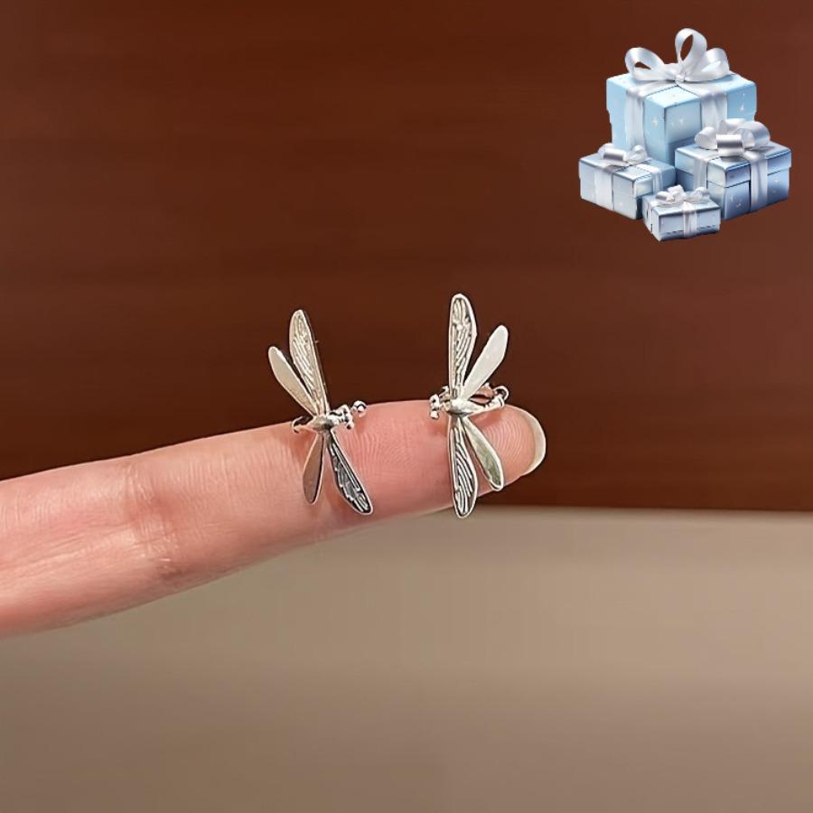 A Simple and Elegant Dragonfly Ear Cuff | No Piercing Required, Unique and Niche Design, Perfect for Daily Wear, Work, and Parties