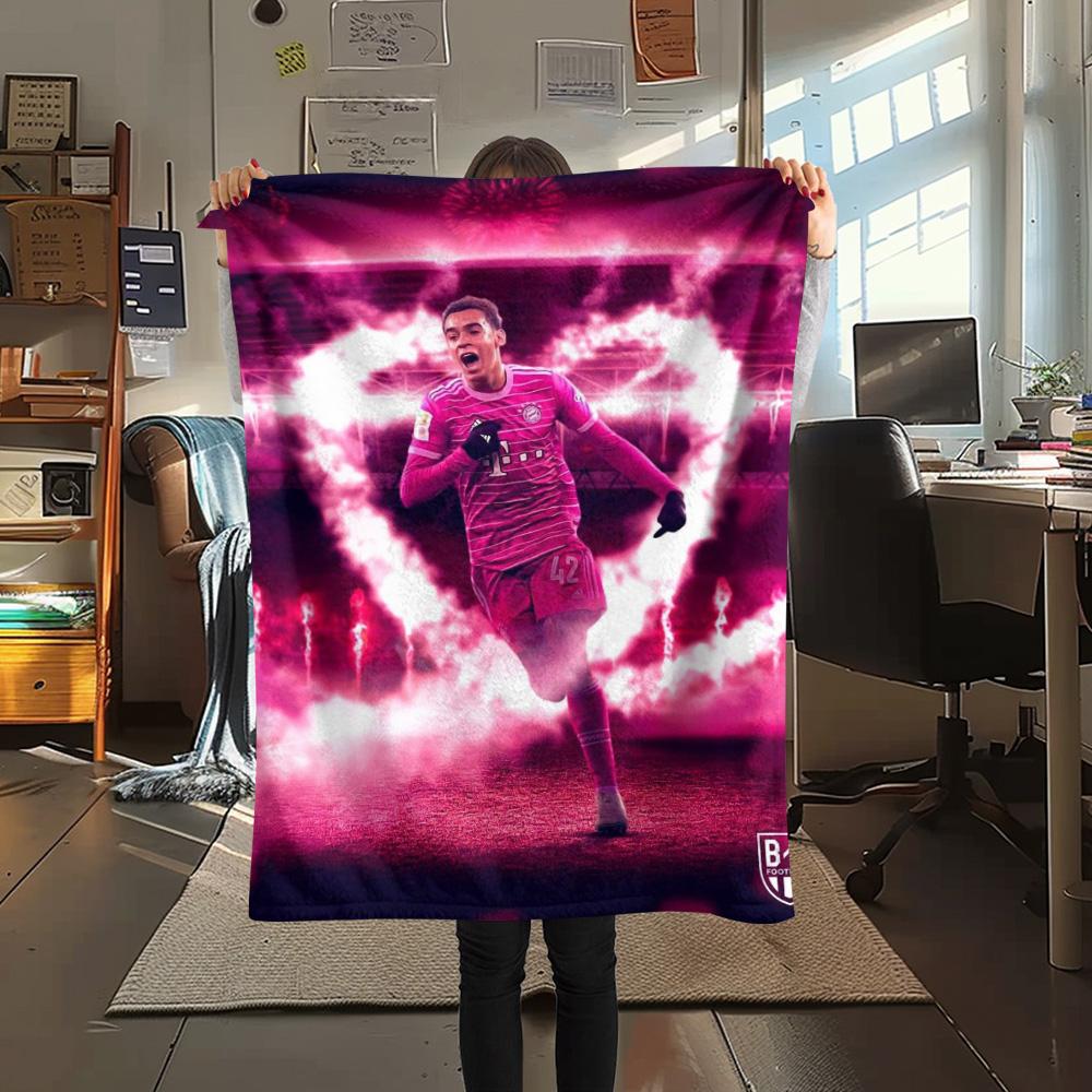 Pink Heart Stadium Soccer Star Player Print Fleece Blanket Sport Fan Soft Warm Throw Blanket Sofa Bed Home Decor Gift For Football Lovers