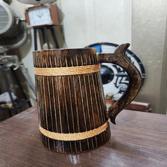 Handgefertigter Bierkrug aus Holz mit schönem Seil-Design, 17,78 cm Höhe