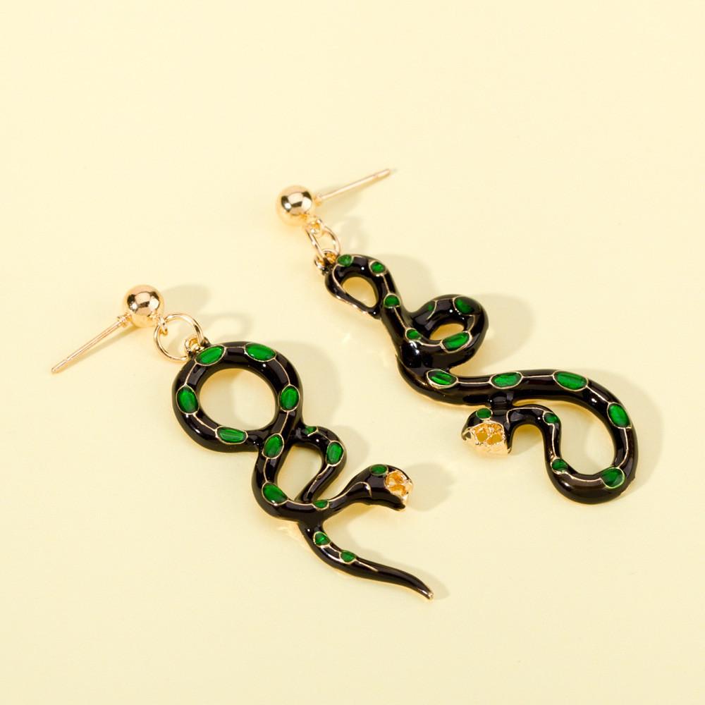 Fashionable Asymmetrical Snake Earrings Chic Modern Animal Design Jewelry