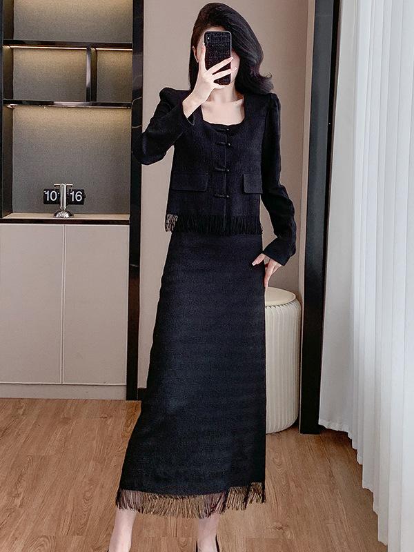 

Осенний комплект с вышивкой из кружева с кисточками: юбка и топ Extra Large