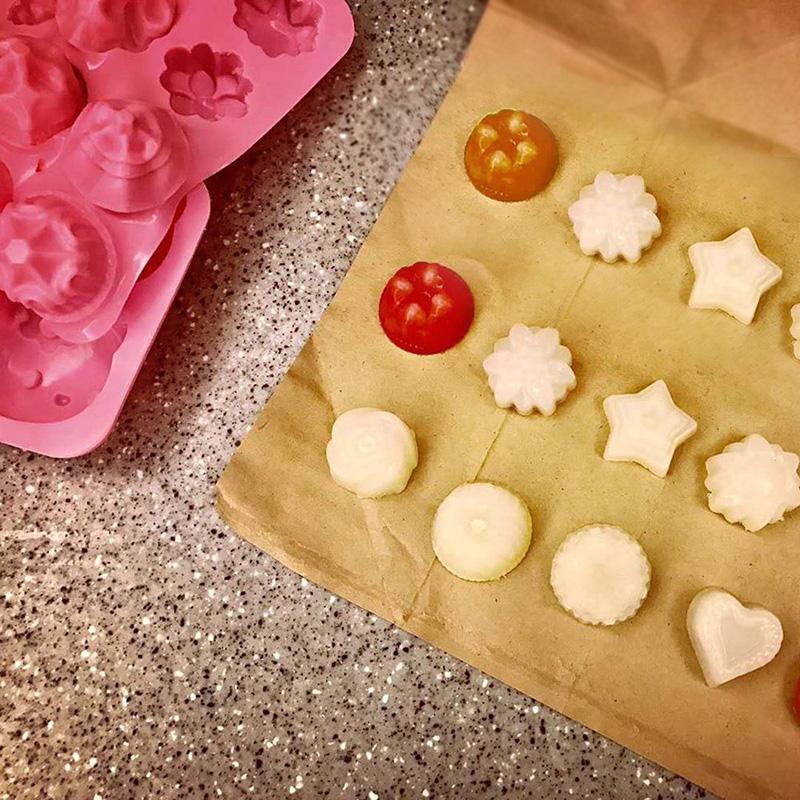 12-Cavity Silicone Flower Molds Non-Stick Baking Pans for Candy Chocolate Muffin Jelly Kitchen DIY