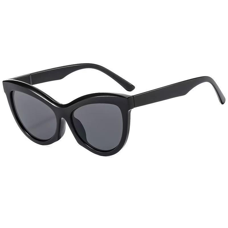 Retro Cat-Eye Sunglasses for Women - Stylish European American Trend, High-End Fashion, UV Protection, Trendy and Cool.