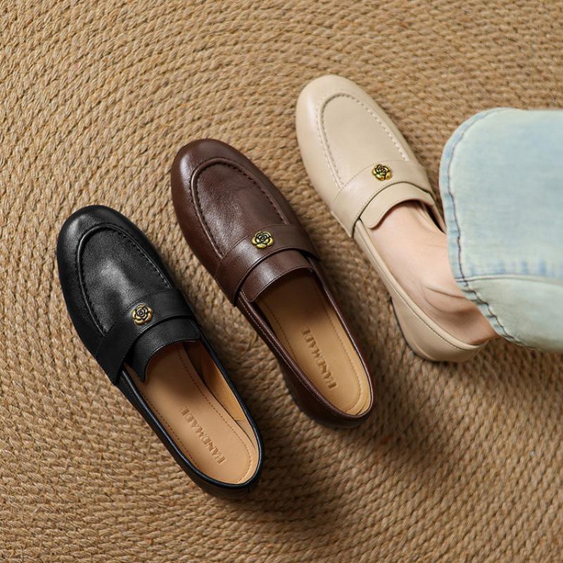 Four Seasons Casual Single Shoes New Comfortable Leather Lazy Shoes Shallow Mouth Low Top Large Size Round Head Women's Shoes Low Heel Cow Muscle Sole