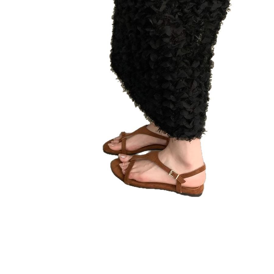 2025 Korean version summer new fashion versatile toe niche flat sandals women wear beach retro Roman shoes