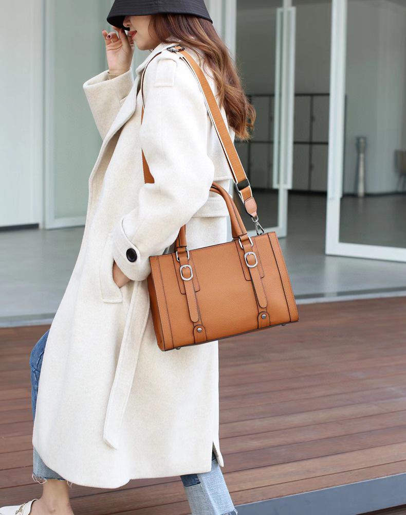 High-Grade Togo Leather Square Bag: Casual, Versatile, Handheld or Shoulder Simple Messenger Bag (Model 5530)