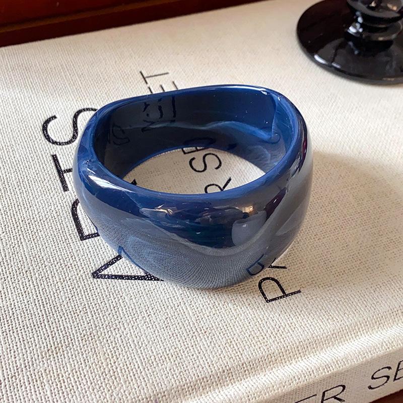 32 Style Acrylic Resin Bangles for Women Retro Punk Coffee Smudging Bangale Personality Irregular Wide Wristband Party Jewelry M