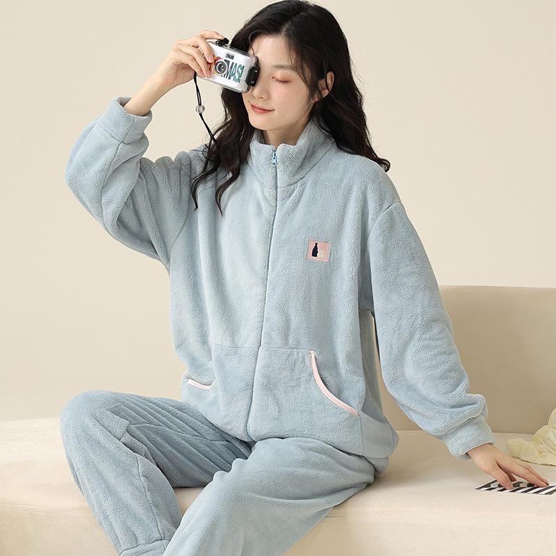 Осенне-зимние коралловые бархатные пижамы на молнии — фото 5