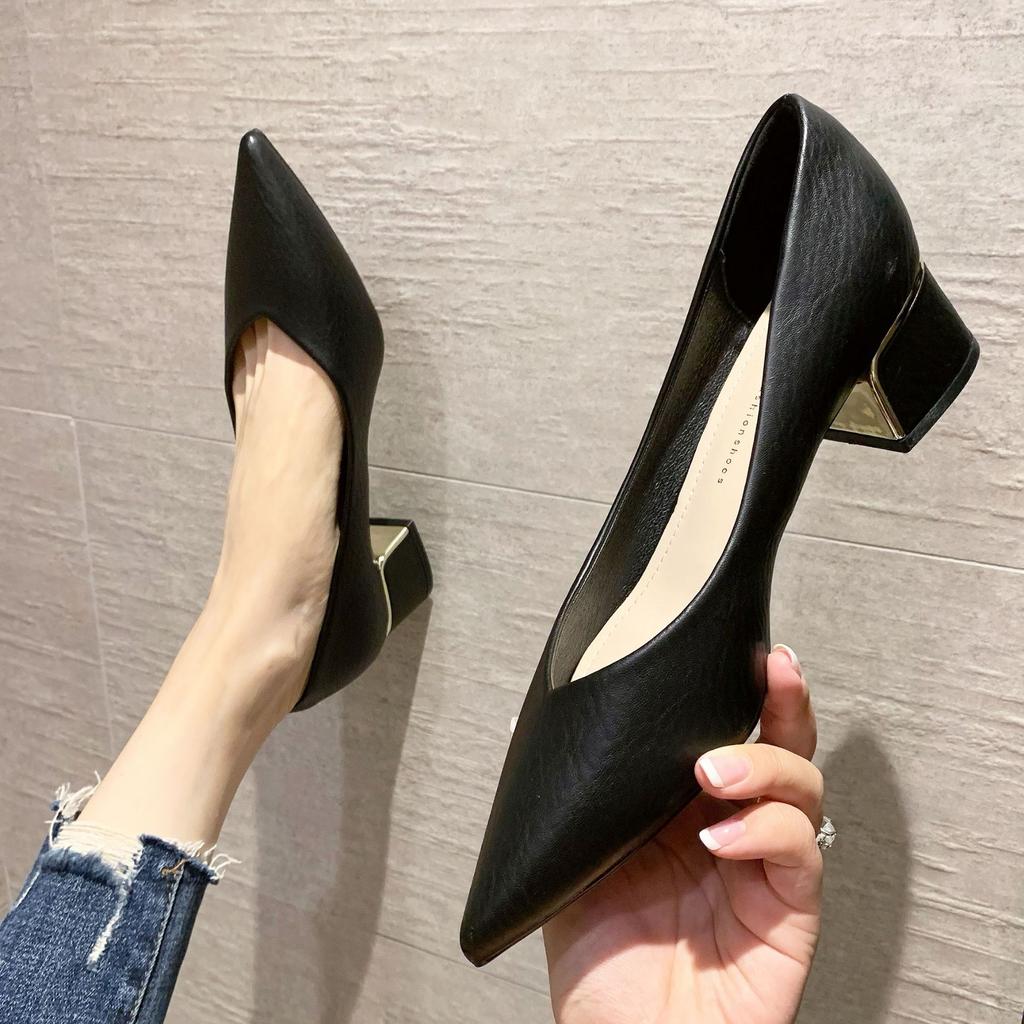 Soft leather commuter thick heel pointed head shallow mouth sexy V mouth women's single shoes versatile year-round not tired feet single shoes