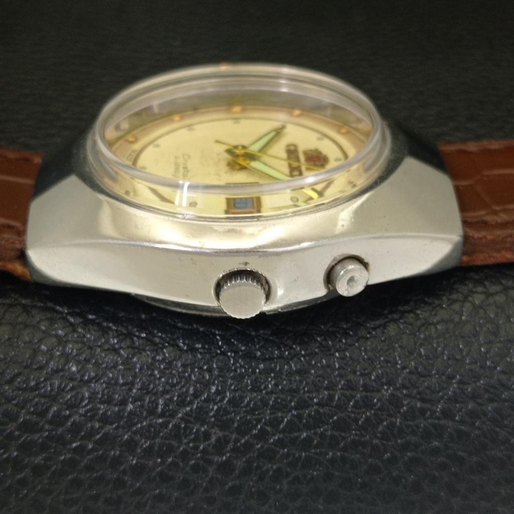 USED VINTAGE ORIENT CRYSTAL AUTOMATIC JAPAN MENS ORIGINAL DIAL WATCH a702258-5 R123-a702258