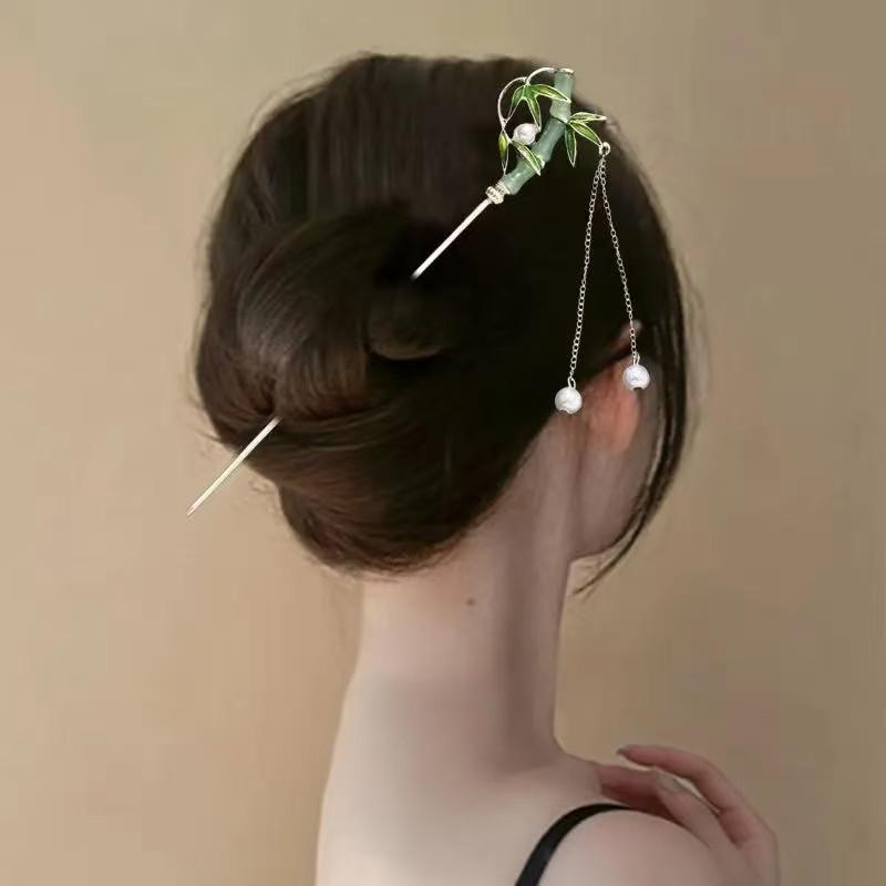 High-End Diamond Tassel Lotus Hairpin with Pearls and Flower Design