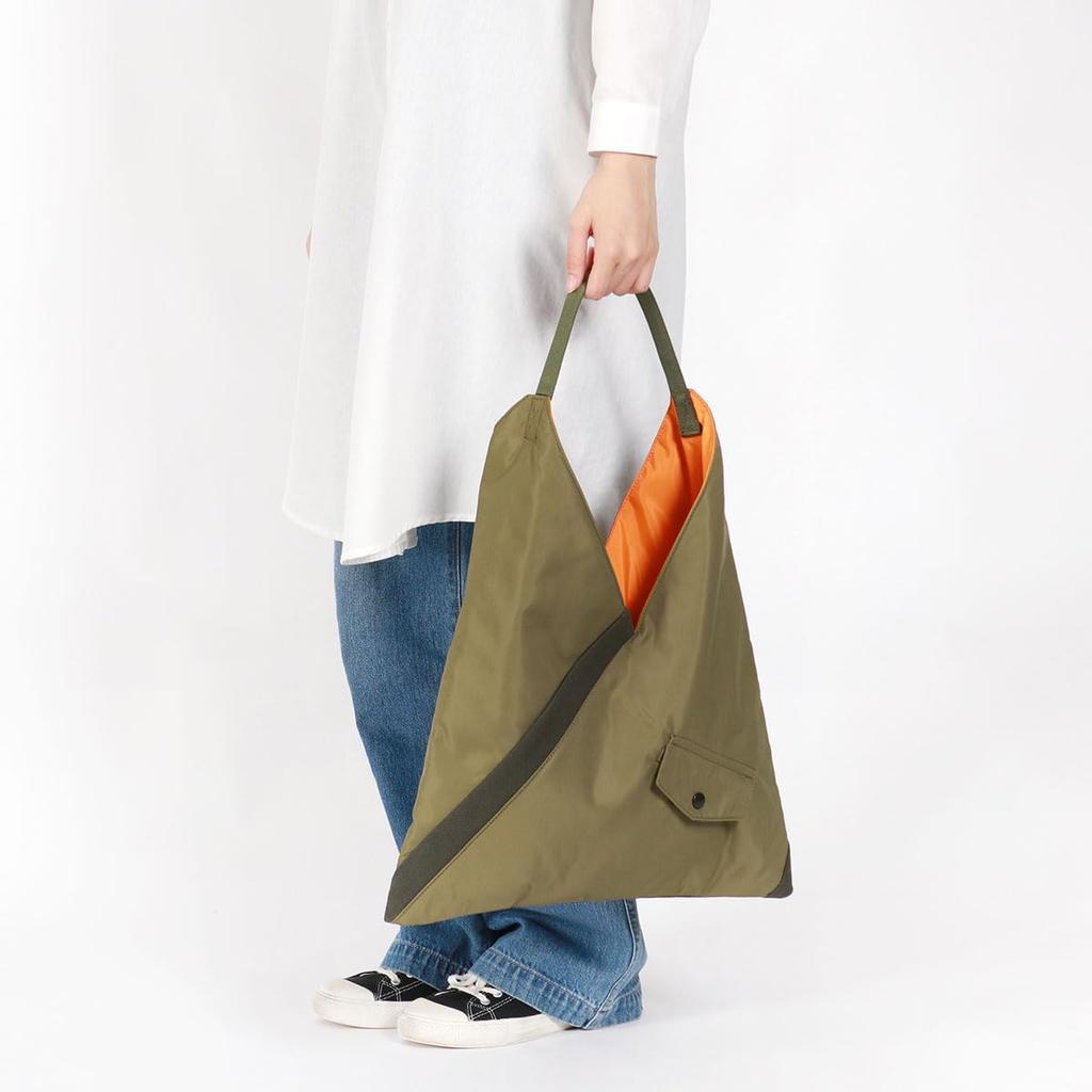 [Briefing] TILT TRIANGLE TOTE