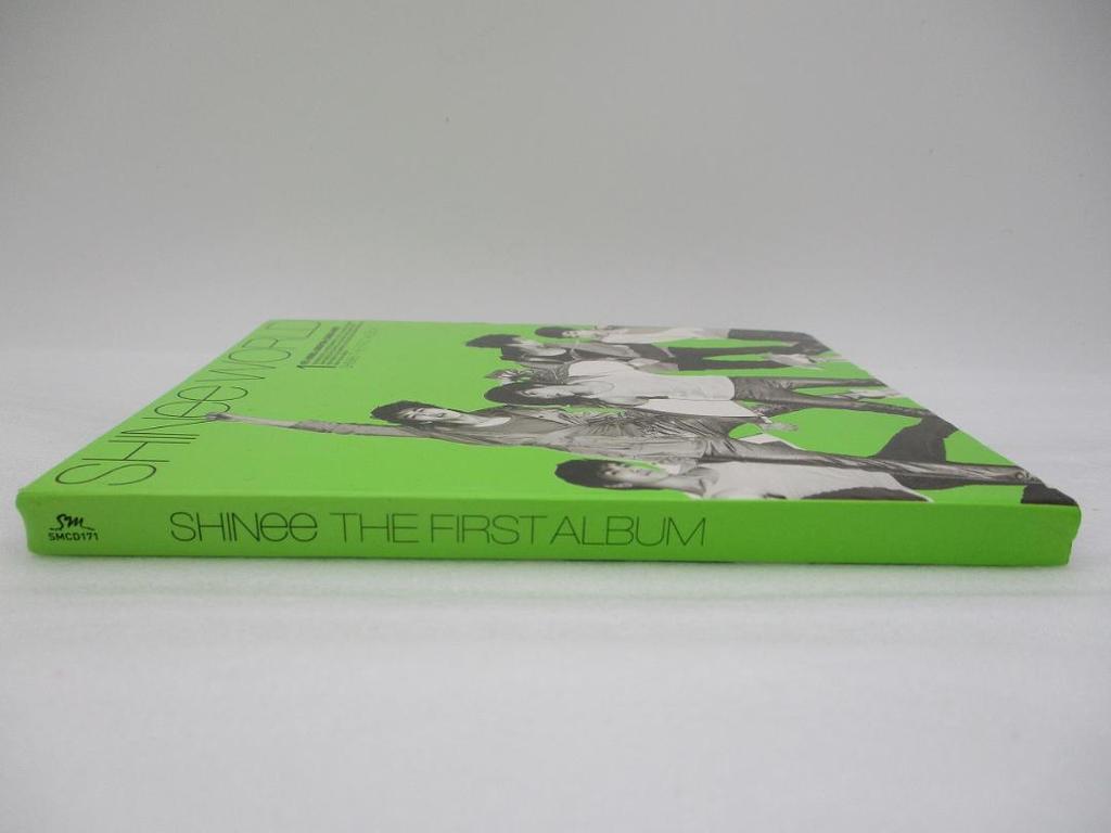 [USED] THE FIRST ALBUM SHINee WORLD A-TYPE IMPORT
