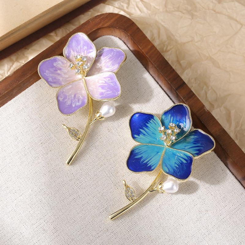 1Pcs Unisex Clover Plants Iris Flower Party Office Brooch Pins Pretty Enamel Flower Brooches For Women Gifts