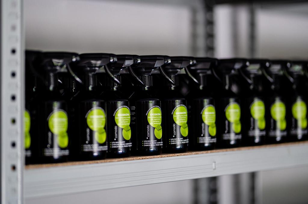 Comodo Specialist Preparation for Cleaning and Care of Ecological Leather 300ml