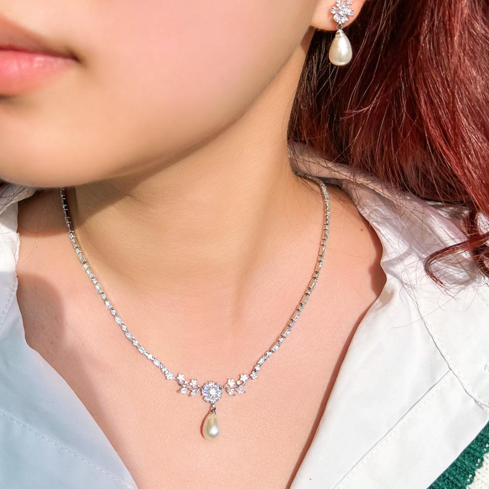 Light Luxury Design Pearl Collarbone Chain Micro-Inlaid Zircon Pearl Necklace Earrings Set