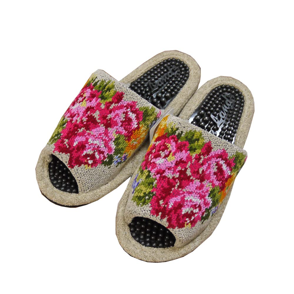 Medium Made in these healthy slippers feature a chenille weave and are suitable for feet up to They feature a rose open and are perfect for indoor and