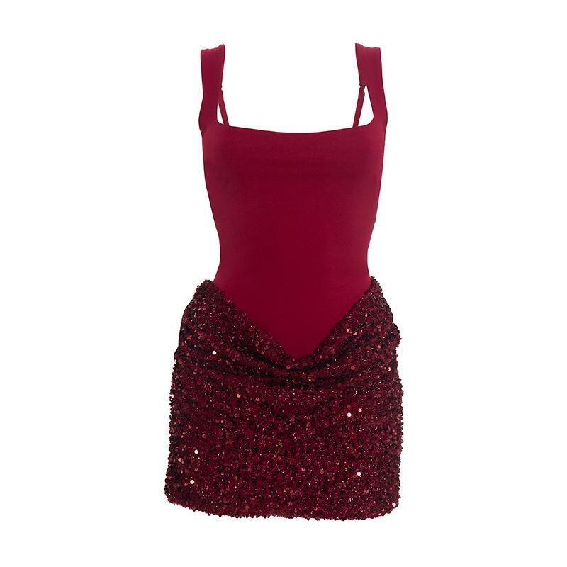 Rochie bodycon patchwork cu paiete, de culoare roșu-vin, cu bretele subțiri