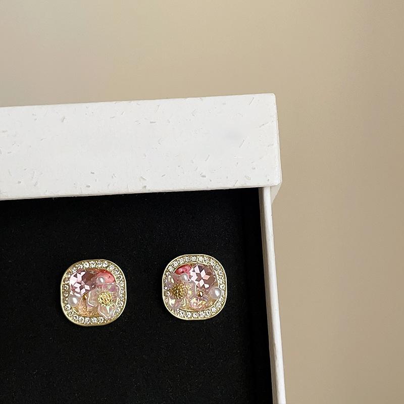 

Циркон квадратные жемчужные серьги-цветы простые темпераментные универсальные серьги маленькие модные серьги в стиле легкой роскоши женские