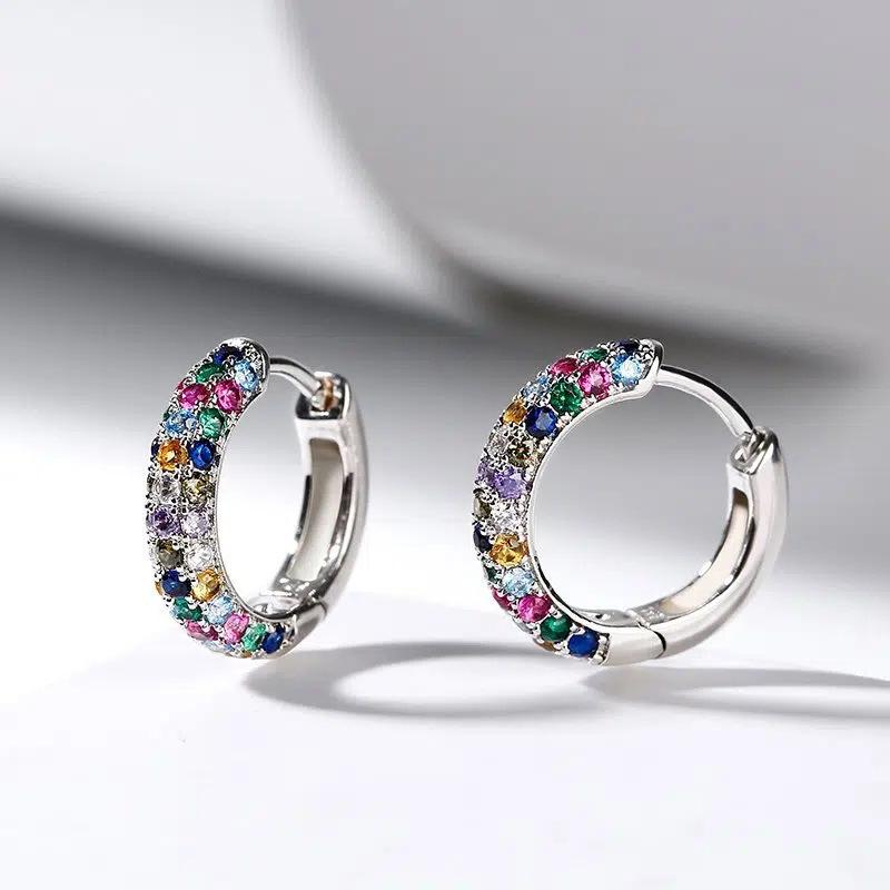 Small niche design earrings for women, simple and fashionable, versatile earrings